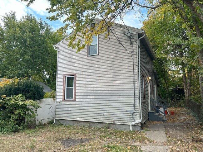 Building Photo - 3332 Walton Ave