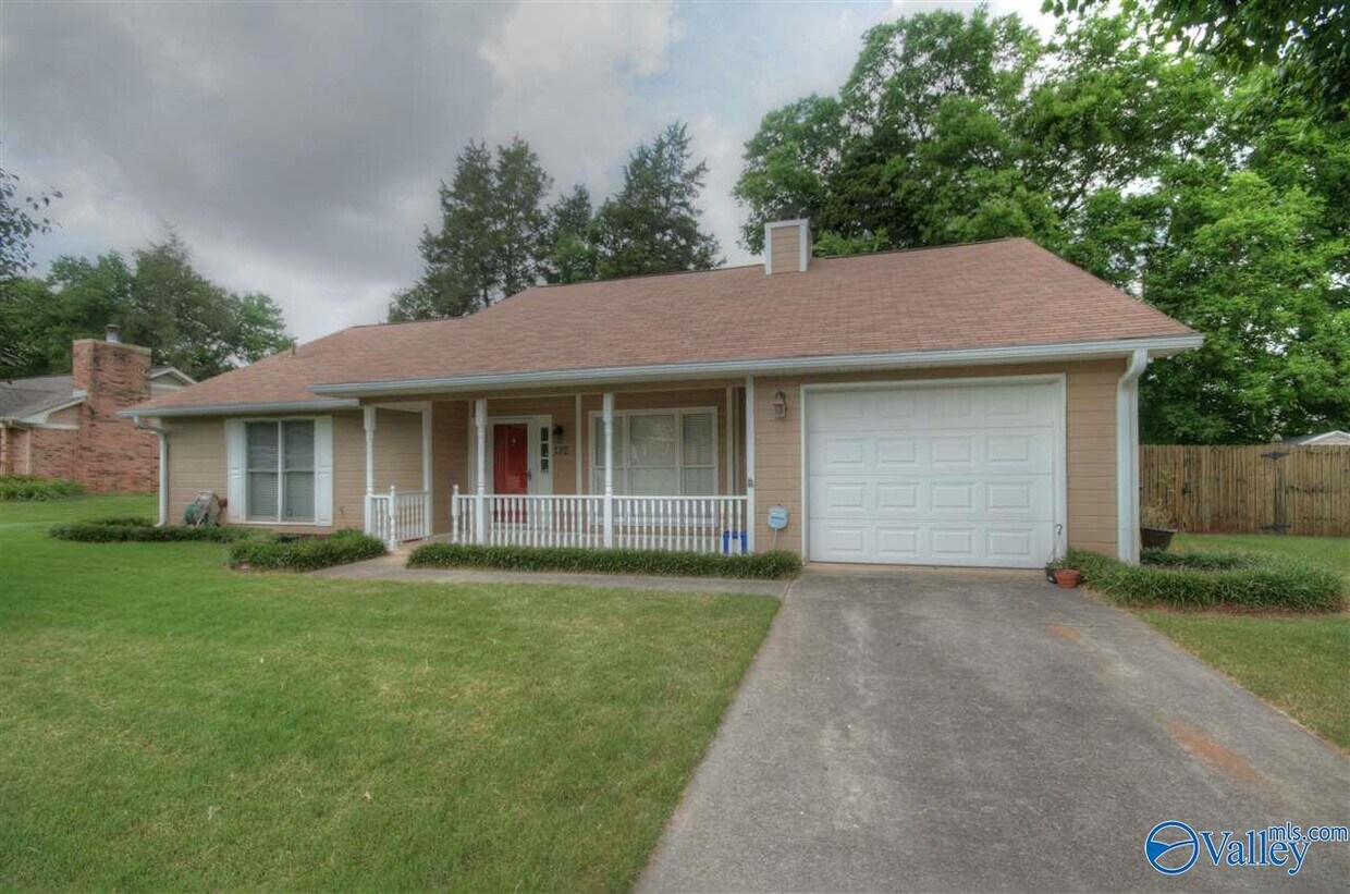 Foto principal - 132 Bibb Dr