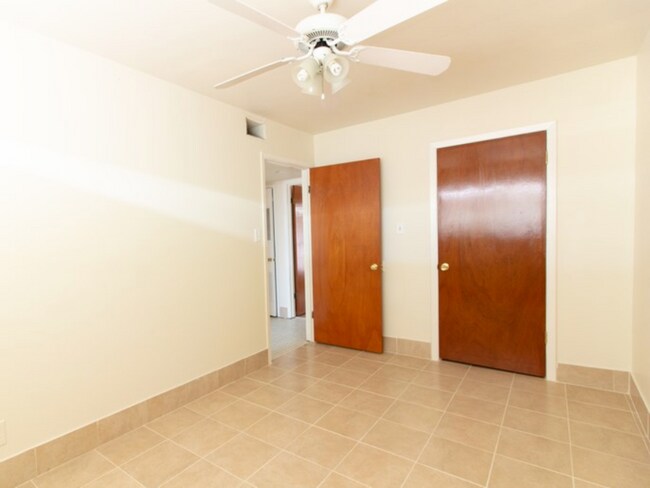 Foto del edificio - 4742 Yale St