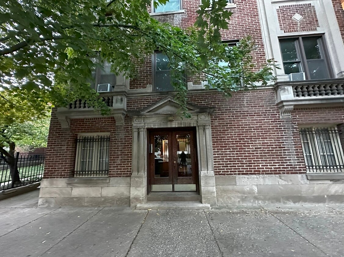 Foto principal - 5114 S Woodlawn Ave