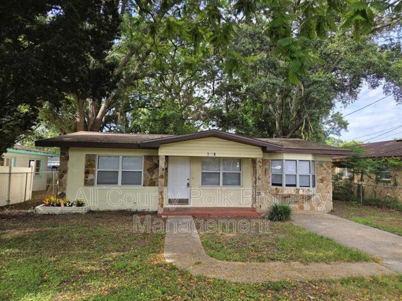 Foto principal - 3088 Avenue U NW