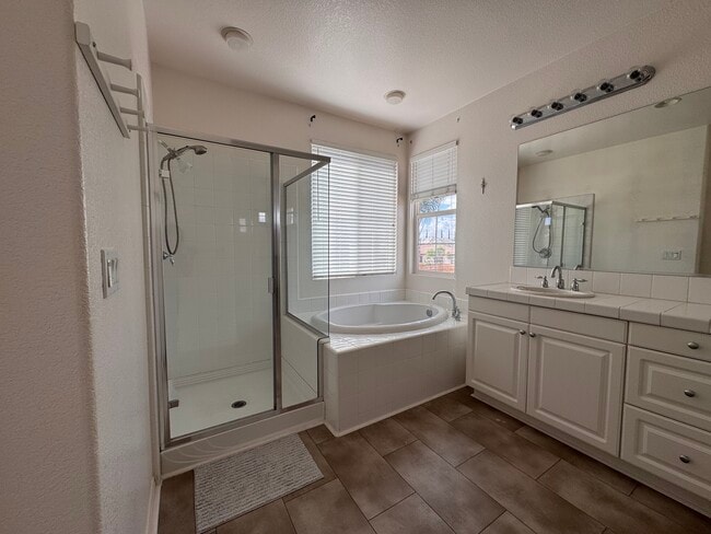 Building Photo - 5910 Tandil Way