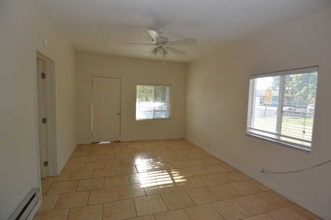 Building Photo - NW Home