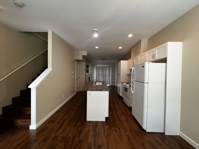 Building Photo - 10904-10102 102 Ave