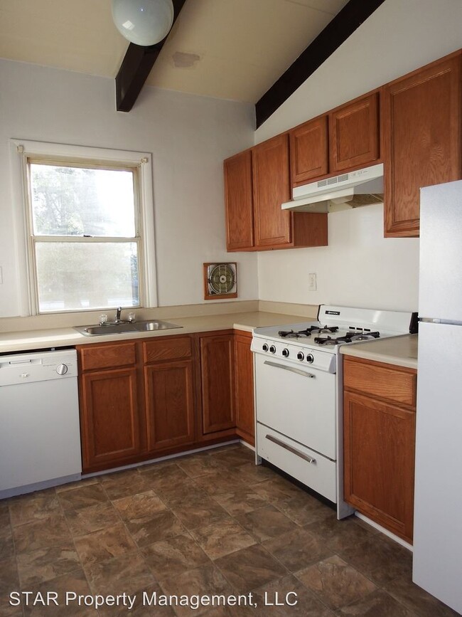 Foto del edificio - 2620-2630 E Northern Pkwy