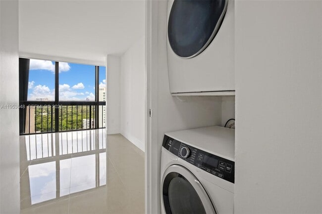 Foto del edificio - 2333 Brickell Ave