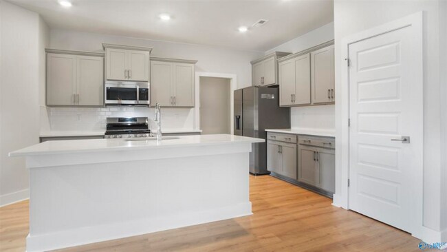 Foto del edificio - 14801 Demarie Ln