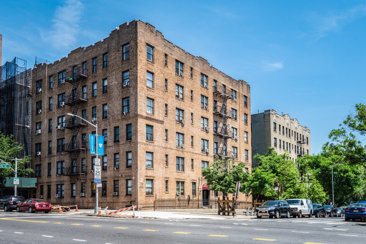 Primary Photo - 497 West 182