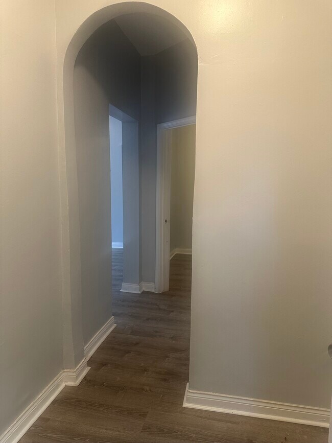 Building Photo - 11915 S Lowe Ave