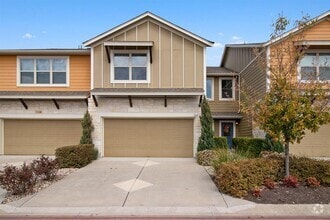 Building Photo - 1620 Bryant Dr