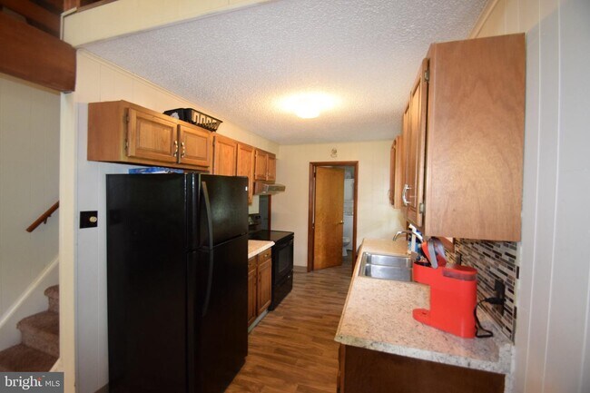 Building Photo - 70 Bishop Cir