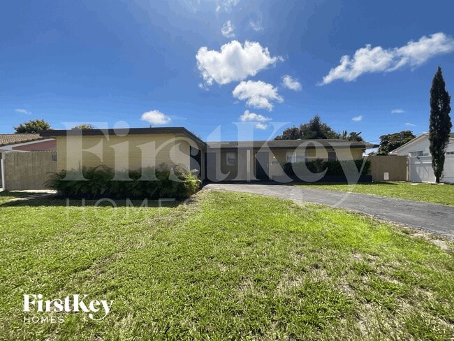 Building Photo - 4304 N Shore Dr