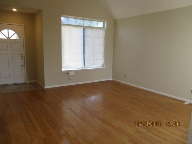 Foto del edificio - Two Story Home in Vallejo, CA Near the Fai...