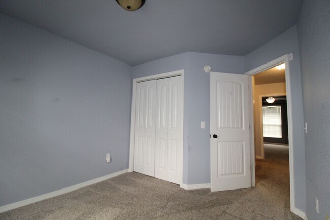 Foto del edificio - Beautiful Brick 3 bedroom 2 bathroom
