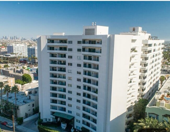 Foto del edificio - 7250 Franklin Ave