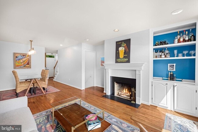 Building Photo - 535 Colecroft Ct