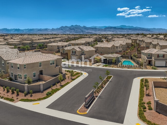 Building Photo - 4718 Tree Swing St