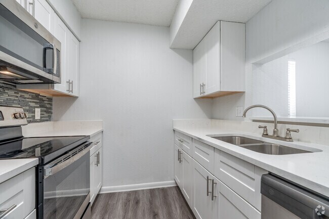 1 habitación, 1 baño - 650 pies cuadrados - Cocina - Oak Tree Village