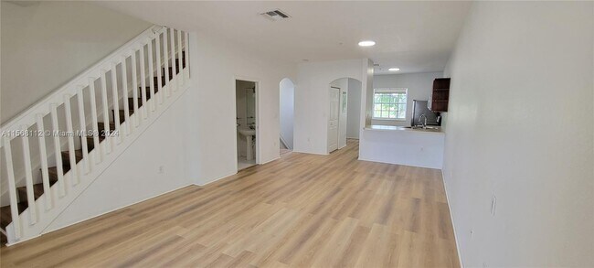Building Photo - 5640 NW 115th Ct