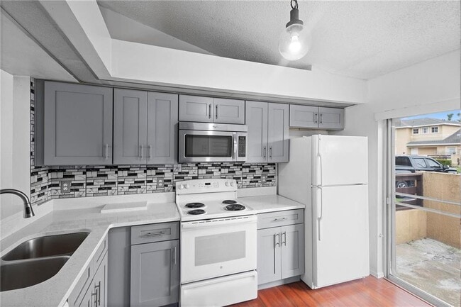 Foto del edificio - 3125 Sandy Shore Ln