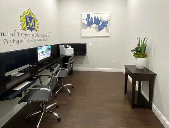 Foto del edificio - 17300 NW 68th Ave