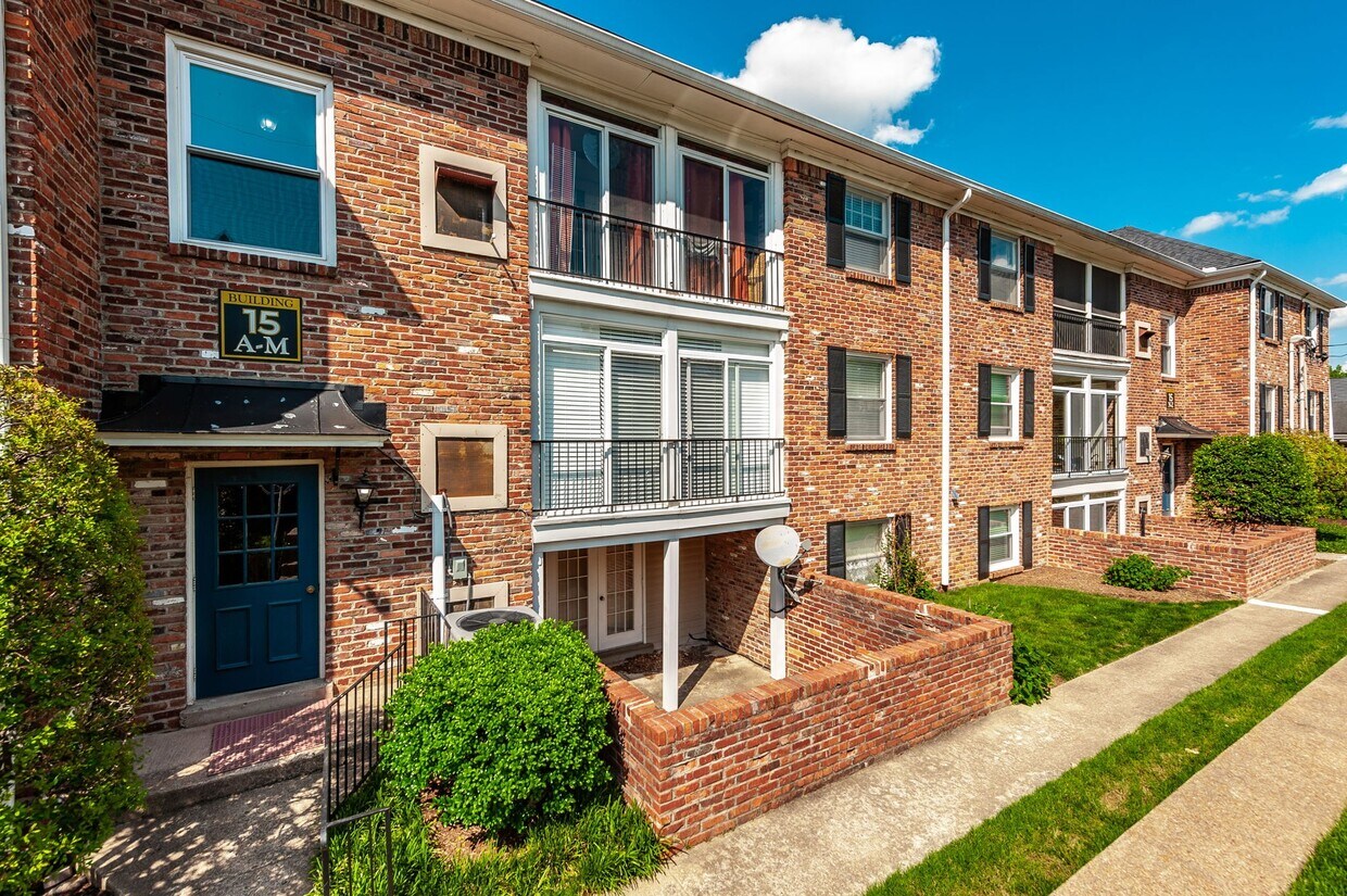 Foto principal - 5025 Hillsboro Pike