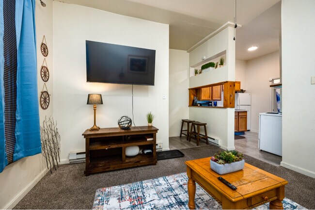 Foto del edificio - 612 W Market St