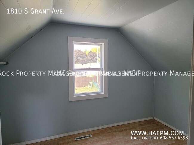 Foto del edificio - 1810 S Grant Ave