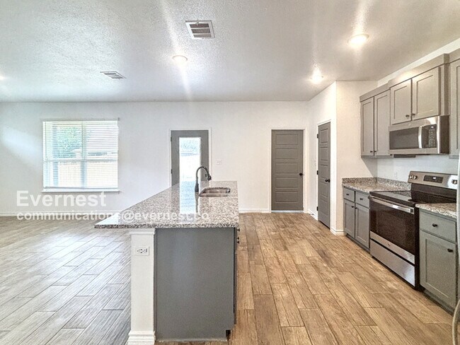 Foto del edificio - 7902 Purvis St