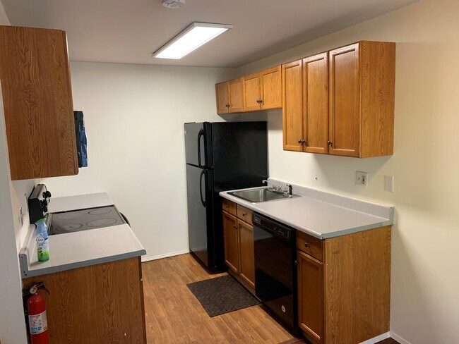 Kitchen - 1801 15th Ave S