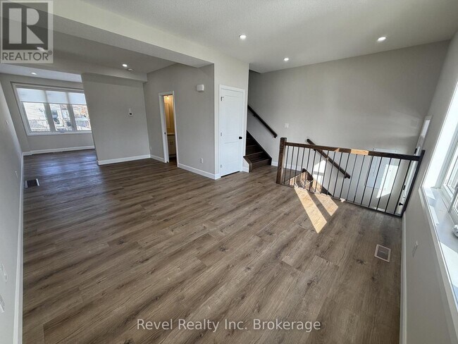 Building Photo - 675 Princess St