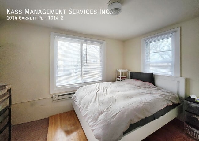 Building Photo - 1014 Garnett Pl