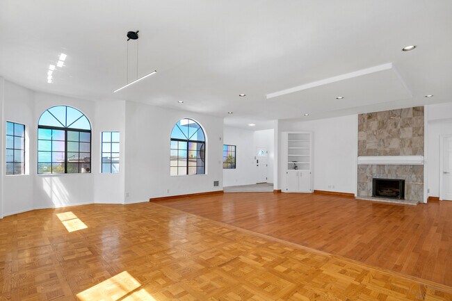 Building Photo - 3426 S Centinela Ave