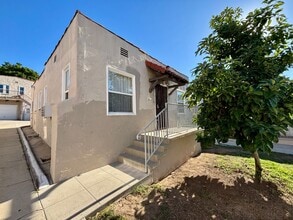 Building Photo - 2809-2821.5-28215 Rowena Ave
