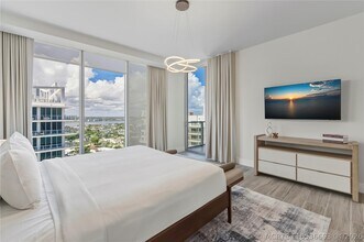 Building Photo - 3100 N Ocean Dr