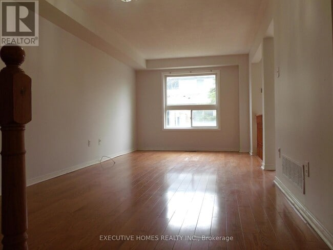 Building Photo - 2550 Thomas St