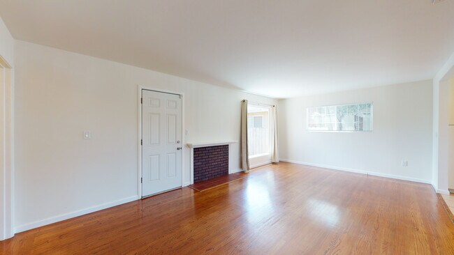 Building Photo - 2073 Trinity St