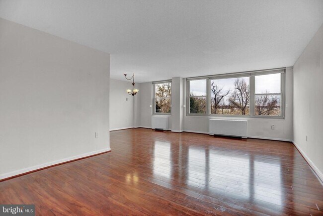 Foto del edificio - 4401 Roland Ave