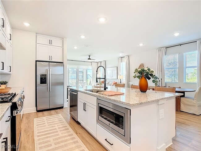 Building Photo - 8735 Catamaran Dr