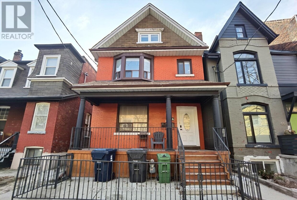 Primary Photo - 64 Lansdowne Ave