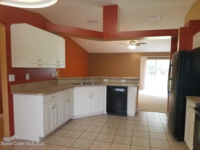 Foto del edificio - 1579 Wichita Blvd SE