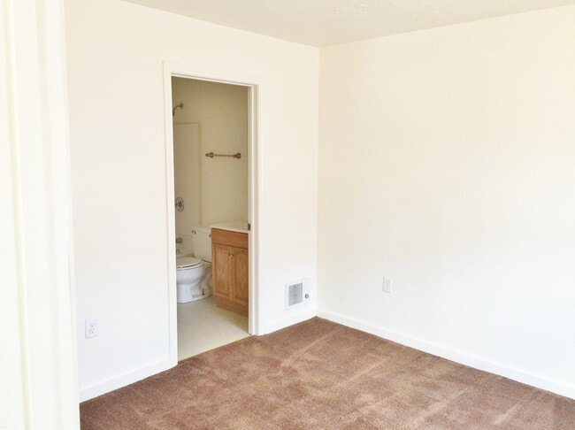 Foto del edificio - Pets allowed, HUD payments accepted.