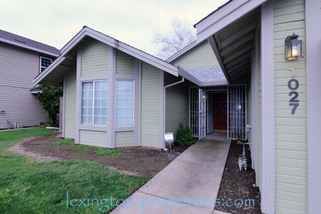 Building Photo - 1027 Fallon Woods Way