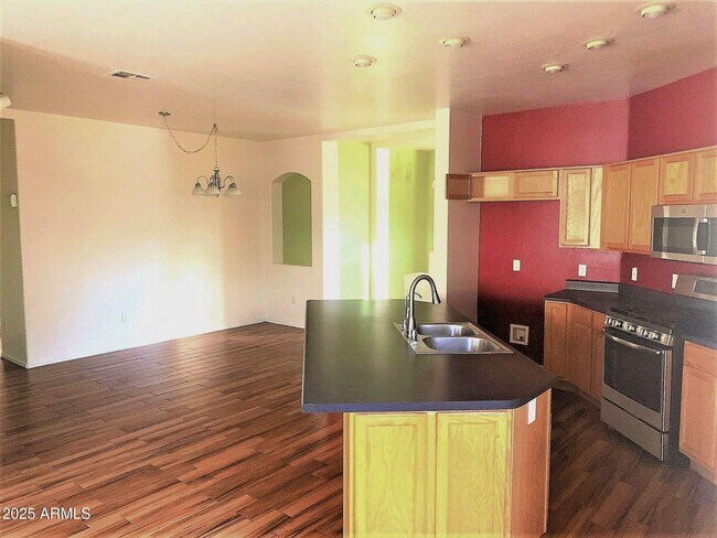 Building Photo - 7062 W Palmaire Ave