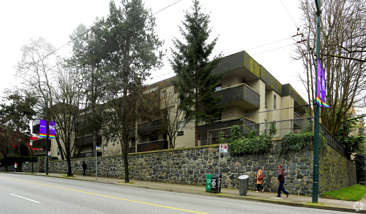 Building Photo - Broughton Place