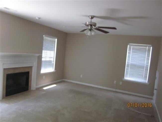 Foto del edificio - Gorgeous home in the Windhaven Shores Subd...