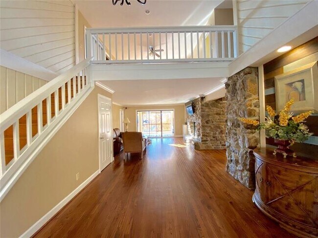 Building Photo - 2734 Bridgewater Dr