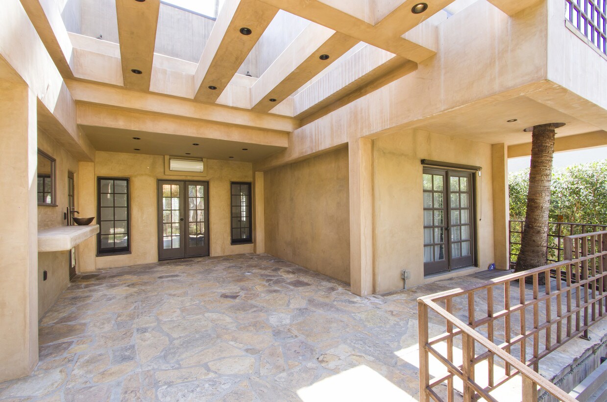 Foto principal - 1029 La Jolla N Ave