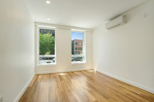 Building Photo - 1515 Park Pl