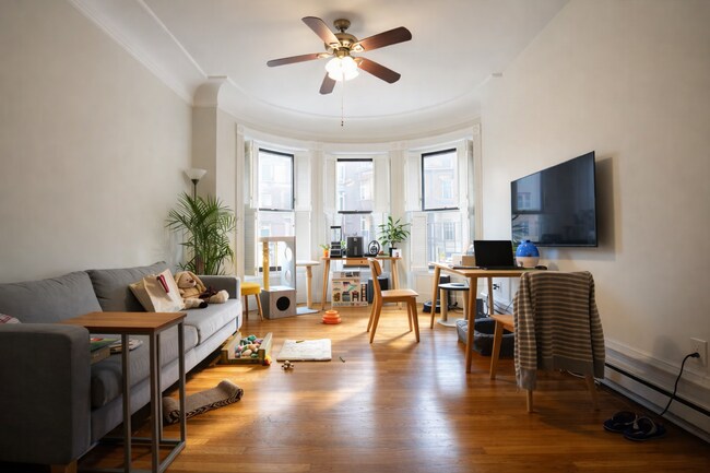 Building Photo - 509 Beacon St